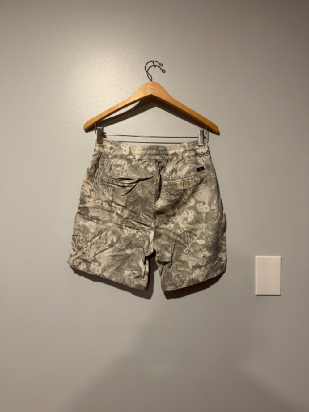 Faherty Printed Essential Shorts - Picture 2 of 2